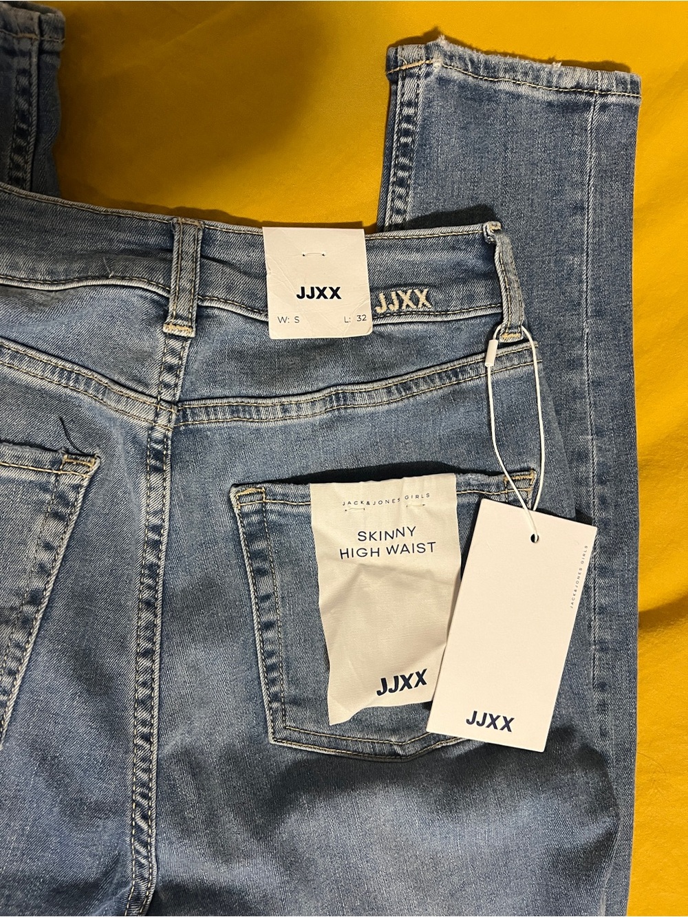 High-Rise Black Women's Jeans - Sleek Everyday Fit